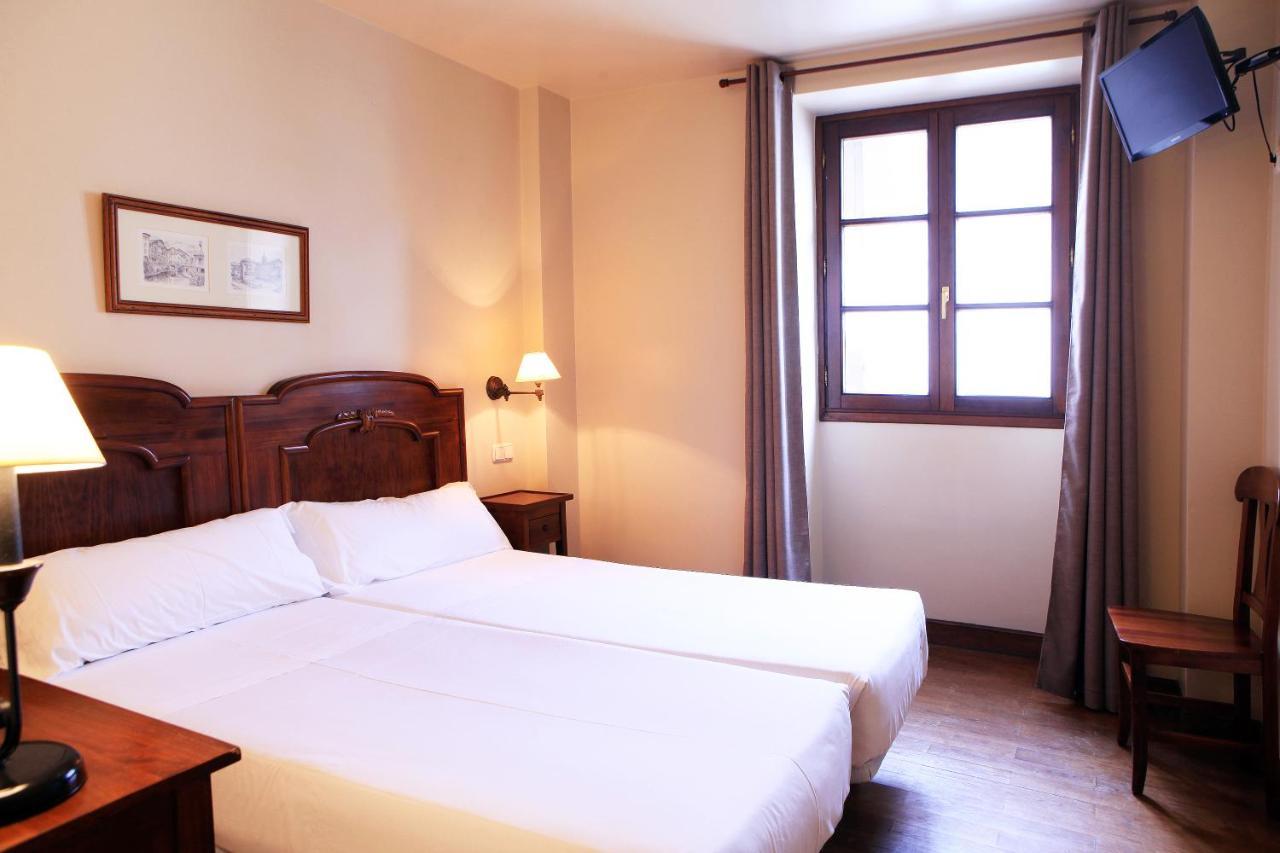 Hostal Antxitonea Elizondo Exterior photo