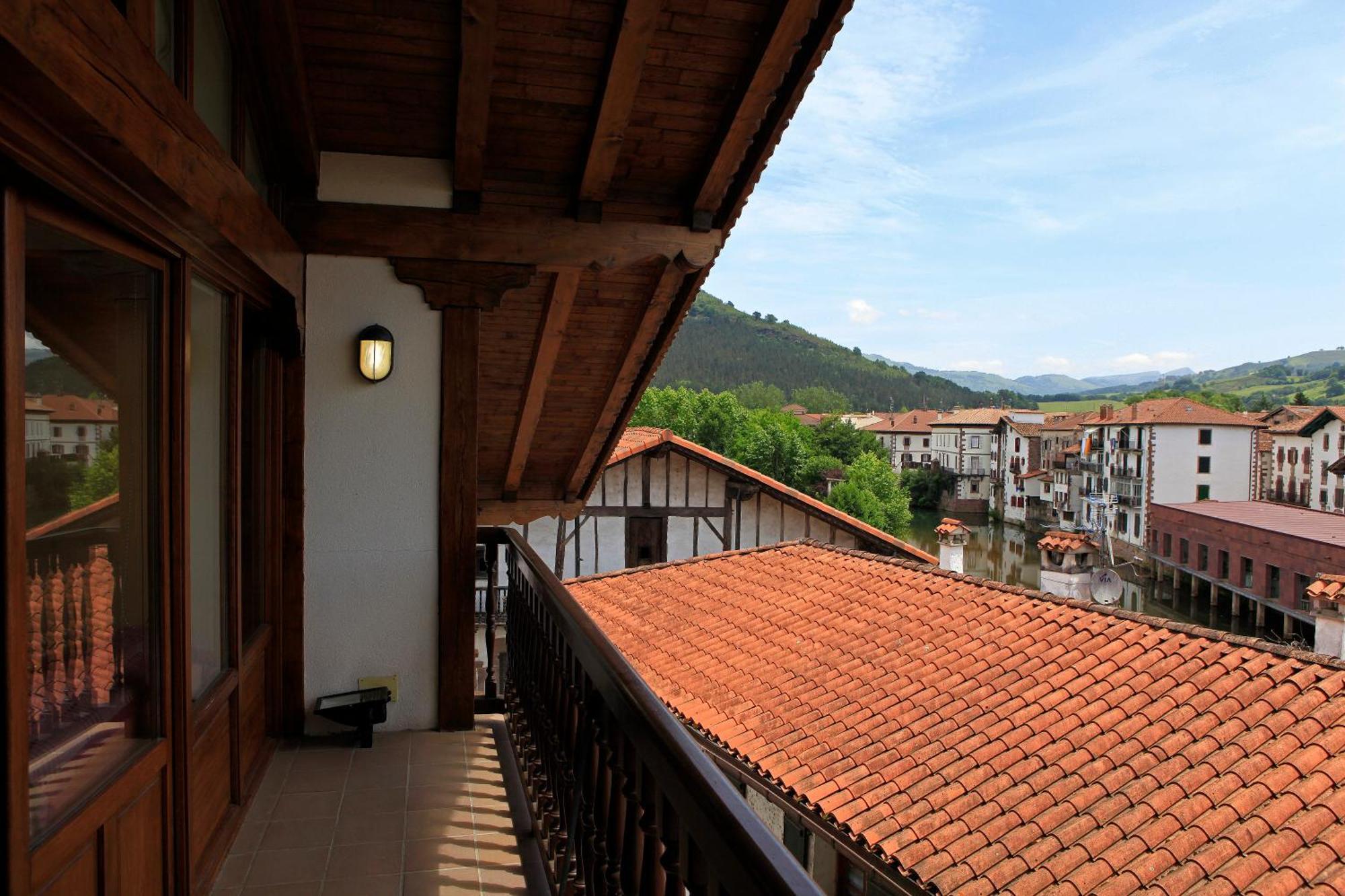 Hostal Antxitonea Elizondo Exterior photo